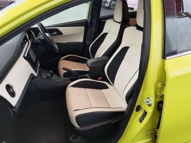 TOYOTA AURIS HYBRID 2016 Image 31