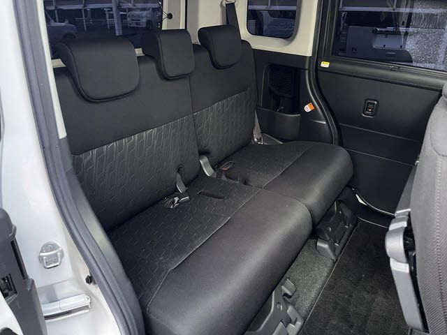 TOYOTA TANK 2018 Image 31