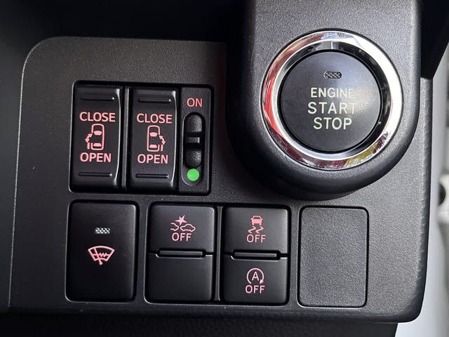 TOYOTA TANK 2018 Image 31