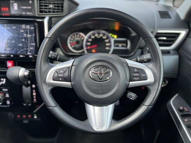 TOYOTA TANK 2018 Image 31