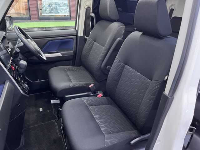 TOYOTA TANK 2018 Image 31