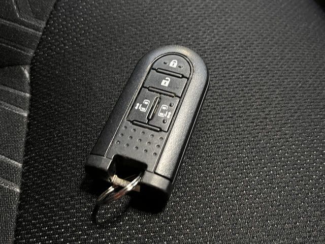 TOYOTA TANK 2018 Image 31