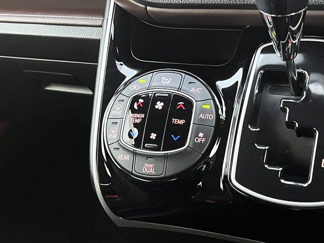 TOYOTA ESQUIRE 2017 Image 31