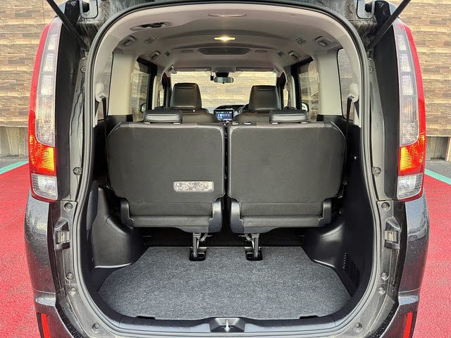 TOYOTA ESQUIRE 2017 Image 31