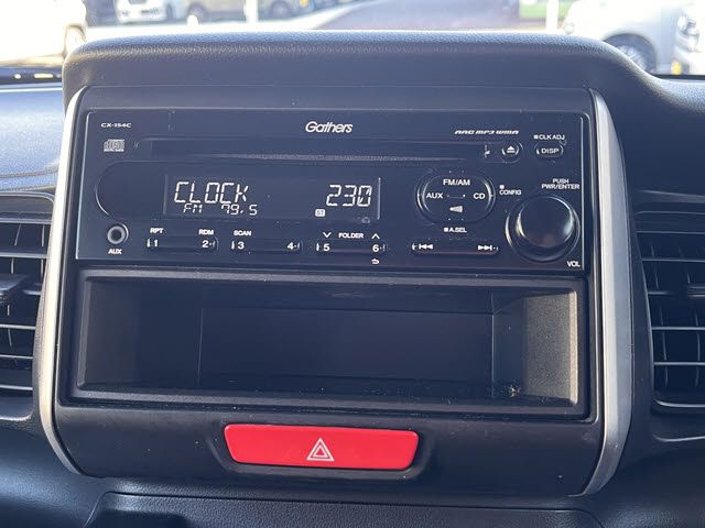 HONDA N BOX 2015 Image 31