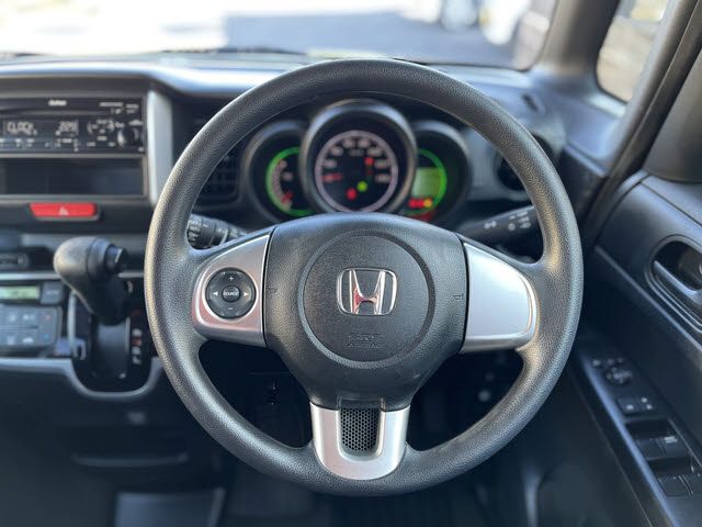 HONDA N BOX 2015 Image 31