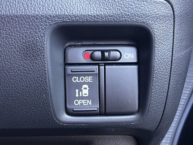 HONDA N BOX 2015 Image 31