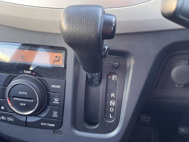 SUZUKI WAGON R 2014 Image 31