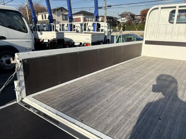 HINO DUTRO 2020 Image 31