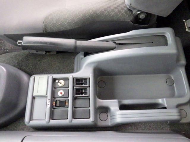 ISUZU FORWARD 2018 Image 31