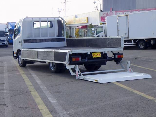 HINO DUTRO 2017 Image 31