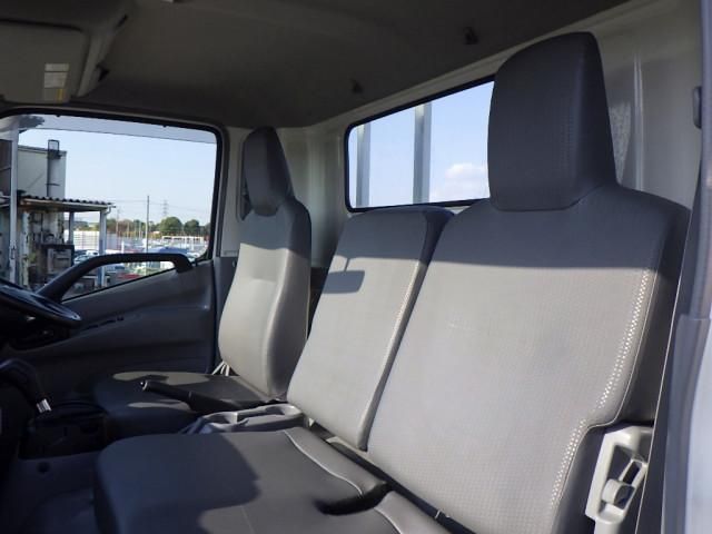 HINO DUTRO 2017 Image 31