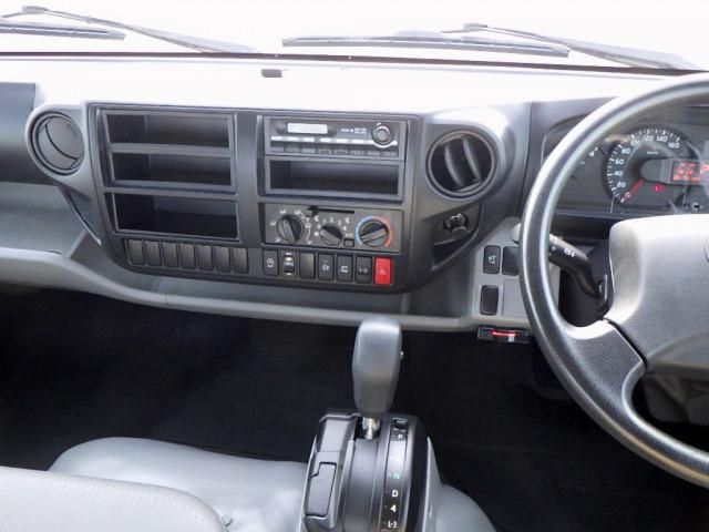 HINO DUTRO 2017 Image 31