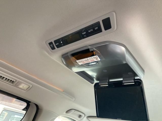 TOYOTA VELLFIRE 2012 Image 31