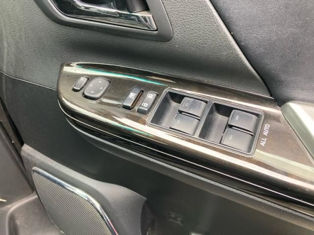 TOYOTA VELLFIRE 2012 Image 31