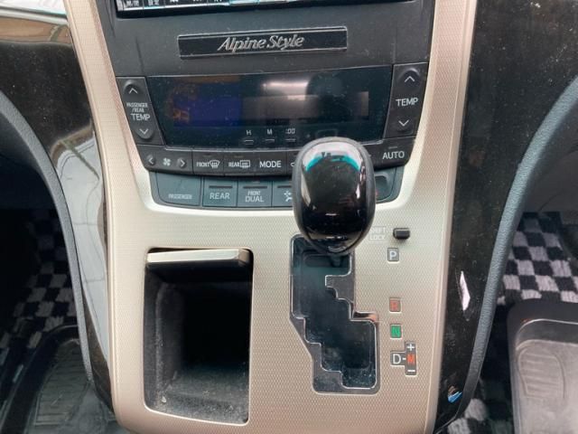 TOYOTA VELLFIRE 2012 Image 31