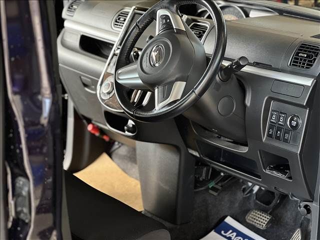 DAIHATSU TANTO CUSTOM 2015 Image 31