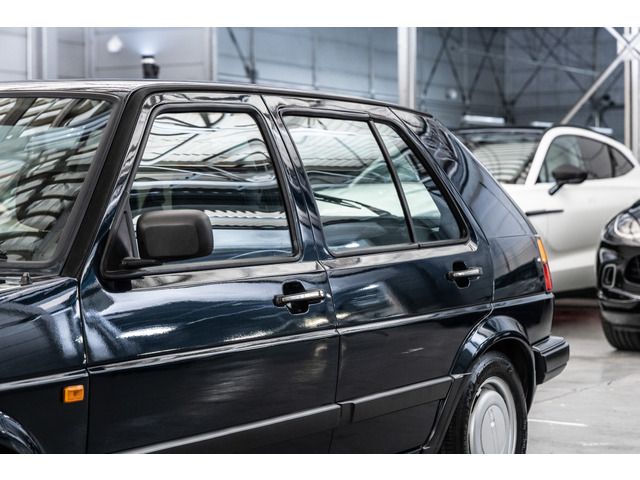VOLKSWAGEN GOLF 1990 Image 31