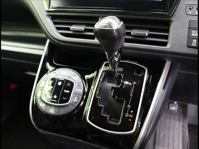 TOYOTA ESQUIRE 2020 Image 31