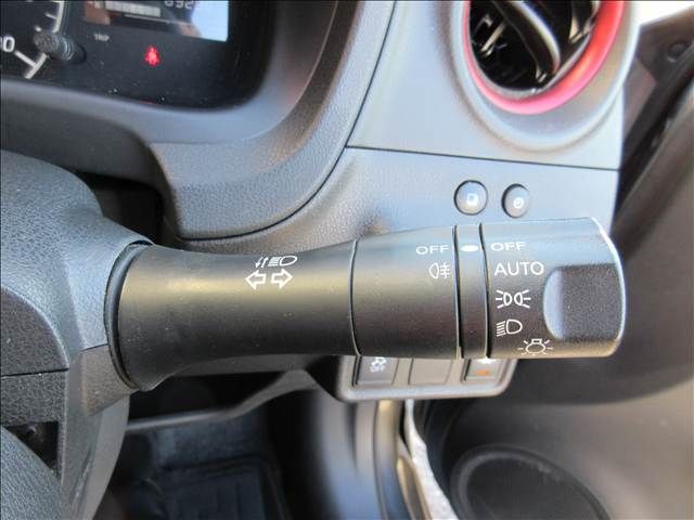 NISSAN NOTE 2017 Image 31