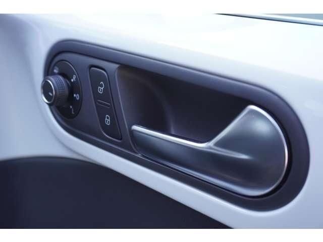 VOLKSWAGEN THE BEETL 2017 Image 31