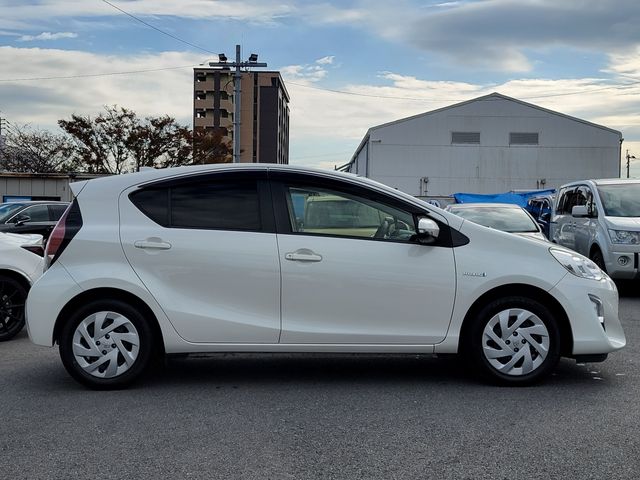 TOYOTA AQUA 2015 Image 31