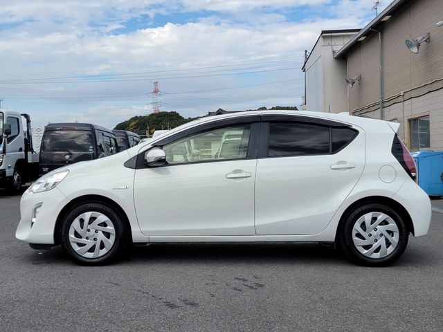 TOYOTA AQUA 2015 Image 31