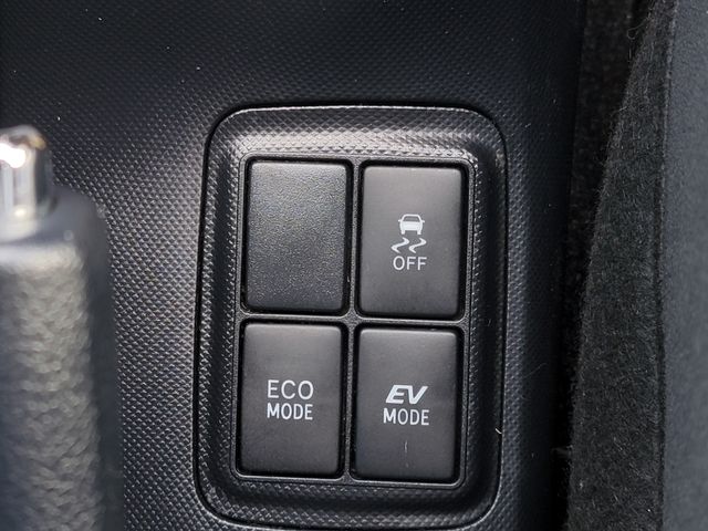 TOYOTA AQUA 2015 Image 31