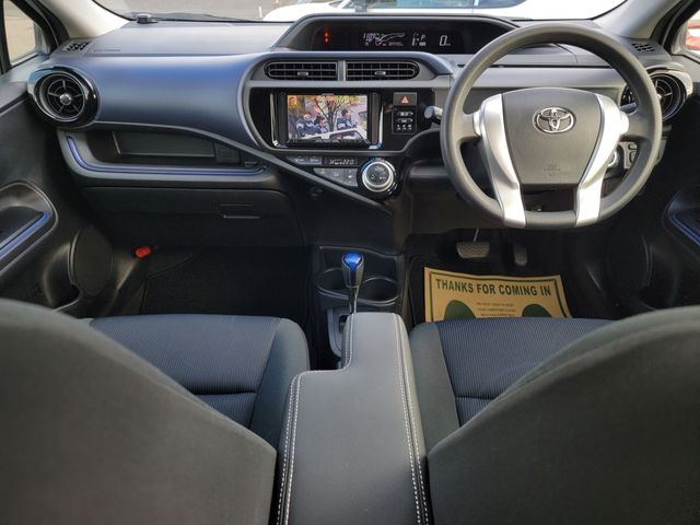 TOYOTA AQUA 2015 Image 31