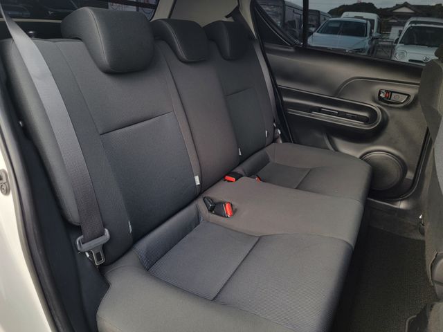 TOYOTA AQUA 2015 Image 31