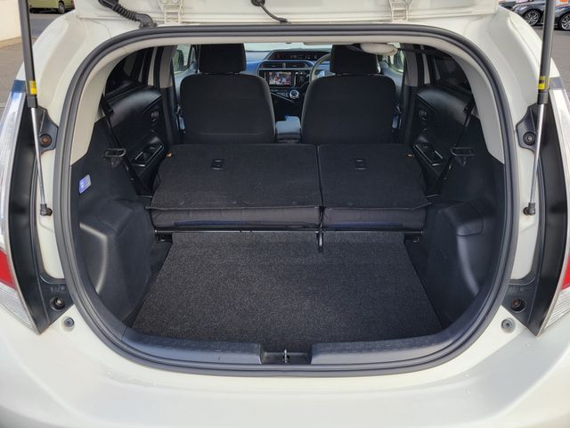 TOYOTA AQUA 2015 Image 31