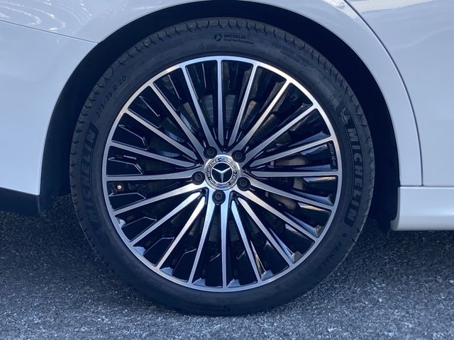 MERCEDES BENZ E SEDA 2024 Image 31