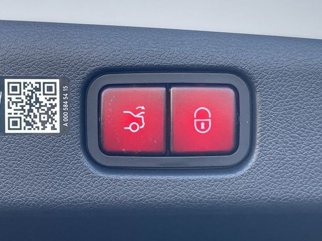 MERCEDES BENZ E SEDA 2024 Image 31