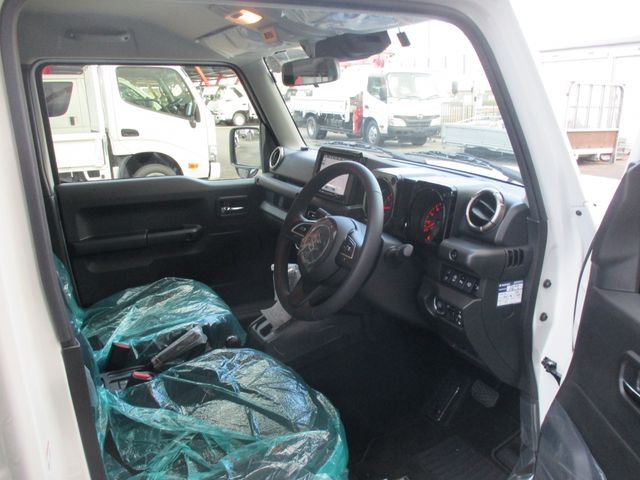 SUZUKI JIMNY NOMADE 2025 Image 31