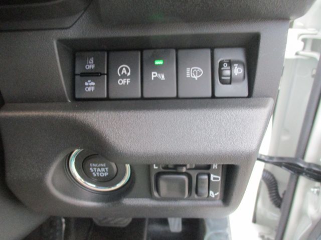 SUZUKI JIMNY NOMADE 2025 Image 31