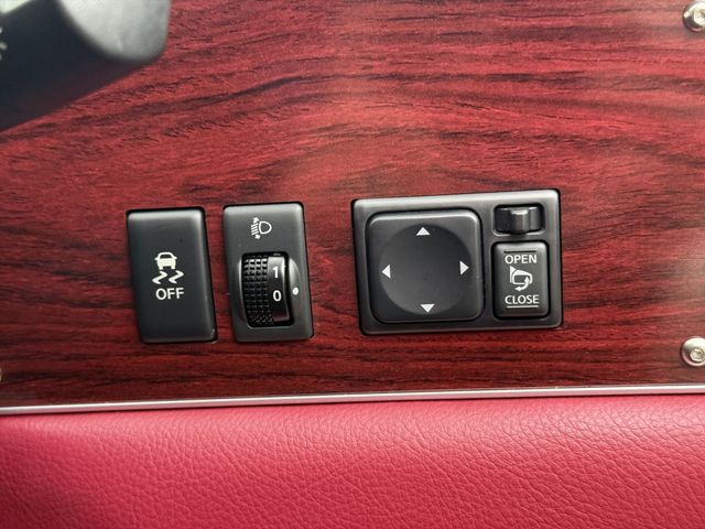 MITSUOKA VIEWT 2018 Image 31