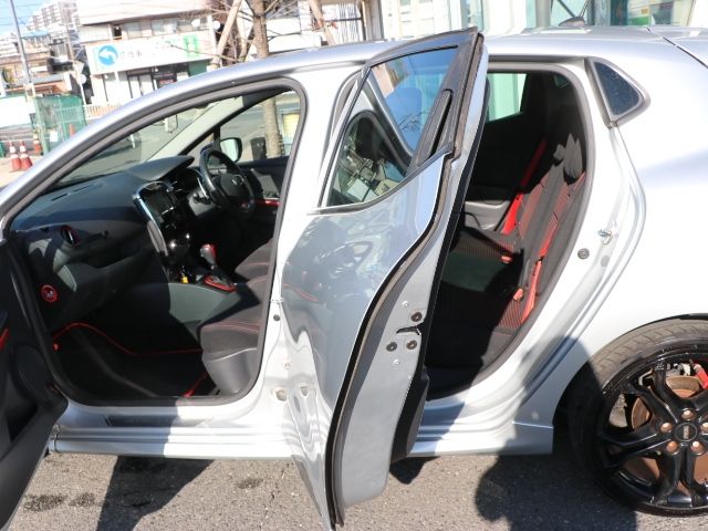 RENAULT LUTECIA 2014 Image 31