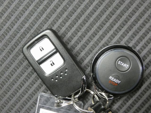 HONDA FIT HYBRID 4WD 2018 Image 31