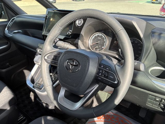 TOYOTA VOXY 4WD 2022 Image 31