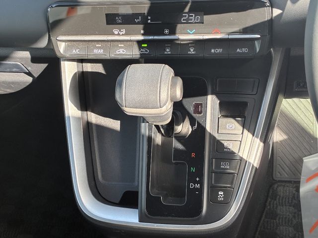 TOYOTA VOXY 4WD 2022 Image 31