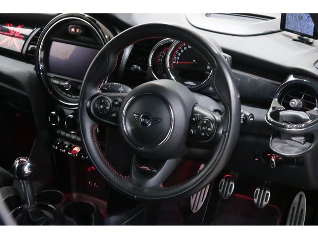 BMW MINI 2019 Image 31