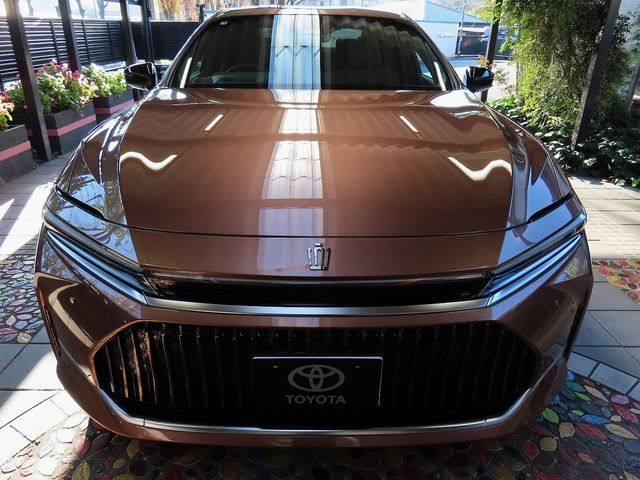 TOYOTA CROWN SEDAN 2025 Image 31