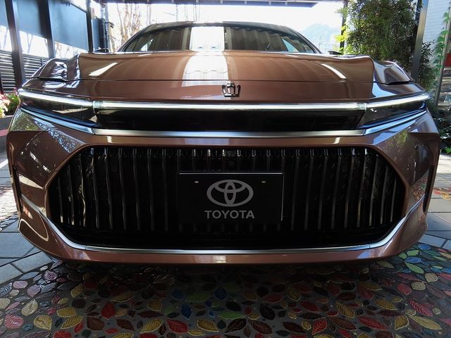 TOYOTA CROWN SEDAN 2025 Image 31