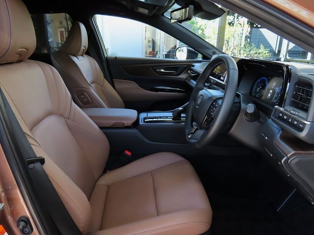 TOYOTA CROWN SEDAN 2025 Image 31