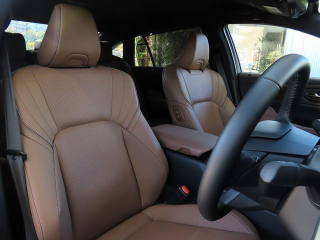 TOYOTA CROWN SEDAN 2025 Image 31