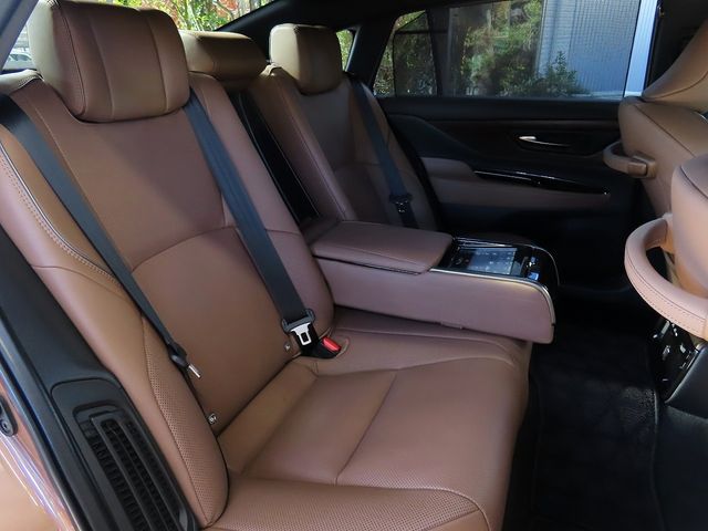 TOYOTA CROWN SEDAN 2025 Image 31