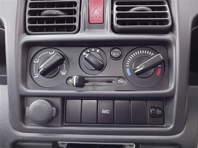 NISSAN NT100 CLIPPER 4WD 2019 Image 31