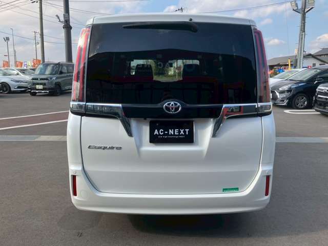 TOYOTA ESQUIRE 2018 Image 31