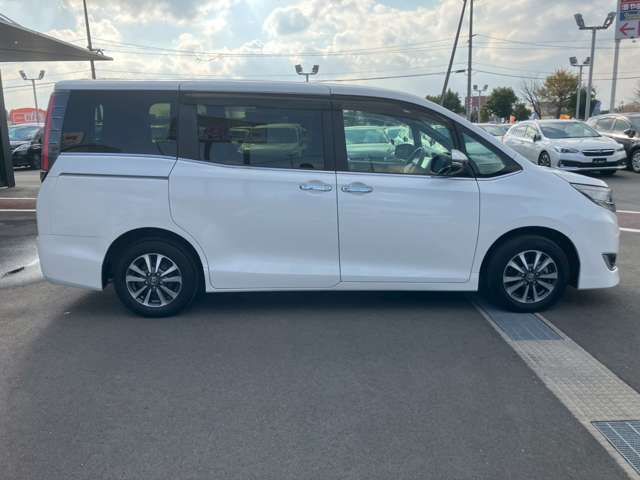 TOYOTA ESQUIRE 2018 Image 31