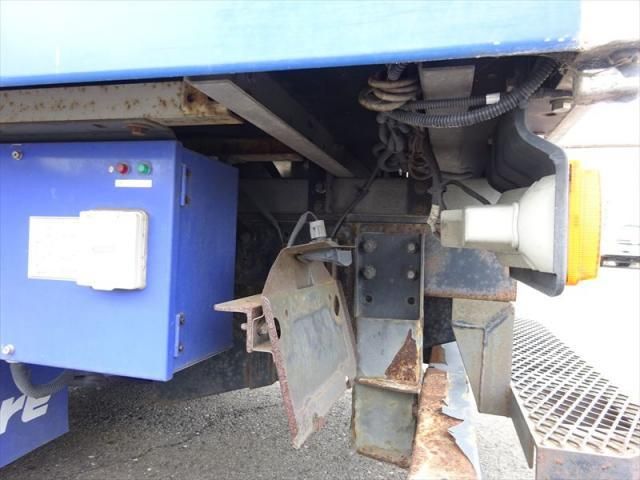 HINO DUTRO 2018 Image 31